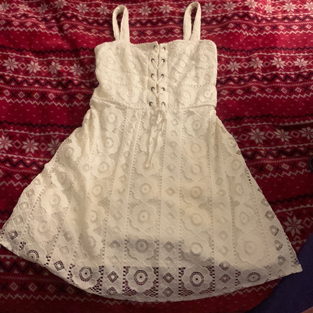 White dress size small brand Aeropostale